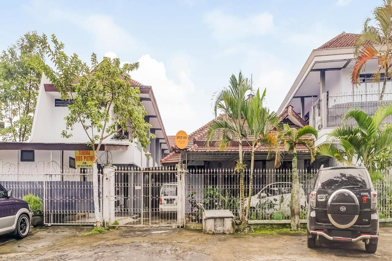 Spot On 90797 Sukun Syariah Homestay 玛琅 外观 照片